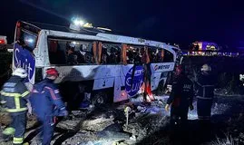 Aksaray’da yolcu otobüsü devrildi: 2 ölü, 34 yaralı