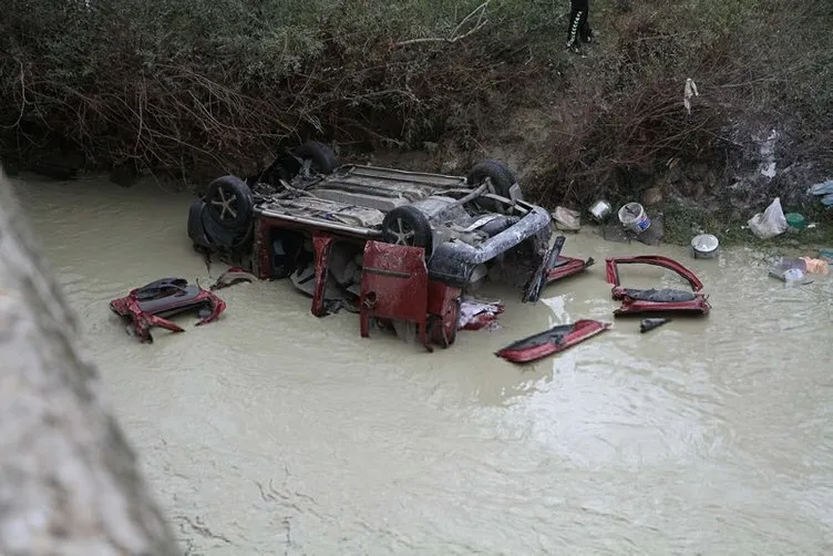 Manisa’da korkunç kaza! Araç Gediz Nehri’ne uçtu: 3 ölü!