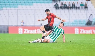 Timsah bileti kaptırdı