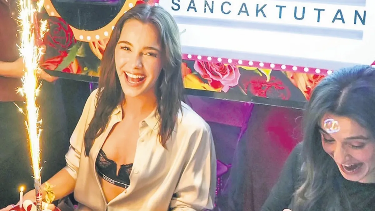 Dostlarından doğum günü sürprizi