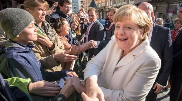 Merkel’e Suriyeli mülteci ödülü layık görüldü