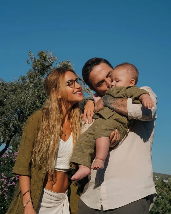 Başarılı oyuncu Ahmet Kural oğlu Kemal’in yüzünü ilk kez paylaştı! İşte karşınızda junior Ahmet!