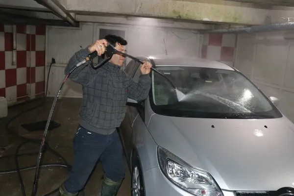 Bolu'da araçlar çamura bulandı