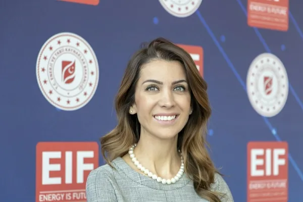 babasini-adini-yasatmak-icin-vakif-kurdu-1636033915756.jpg