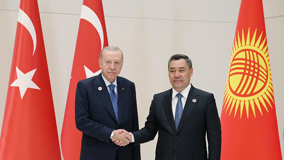 Başkan Erdoğan Caparov ile bir araya geldi haber görseli
