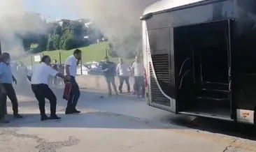 İstanbul Kadıköy’de metrobüs yangını! Yolcular panikle dışarı atladı
