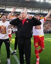 Göztepe’yi Süper Lig’e taşıdı, ’yola devam’ mesajı verdi!