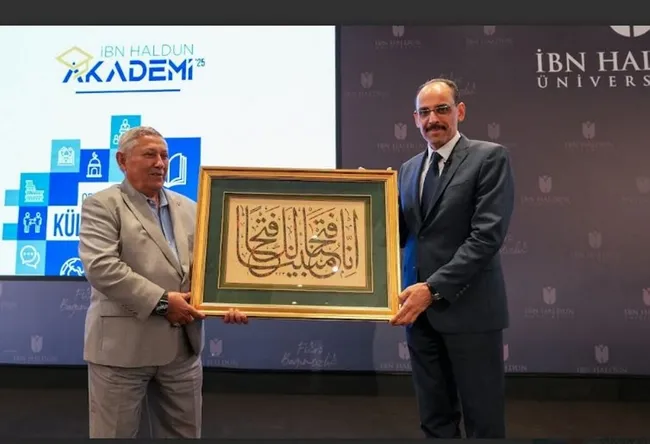 bilal-erdogan-gelecegin-parlak-fikir-insanlarini-da-yetistirebilen-bir-kurum-olmayi-hedefliyoruz-1748122977397.jpeg Bilal Erdoğan: “Geleceğin parlak fikir insanlarını da yetiştirebilen bir kurum olmayı hedefliyoruz”