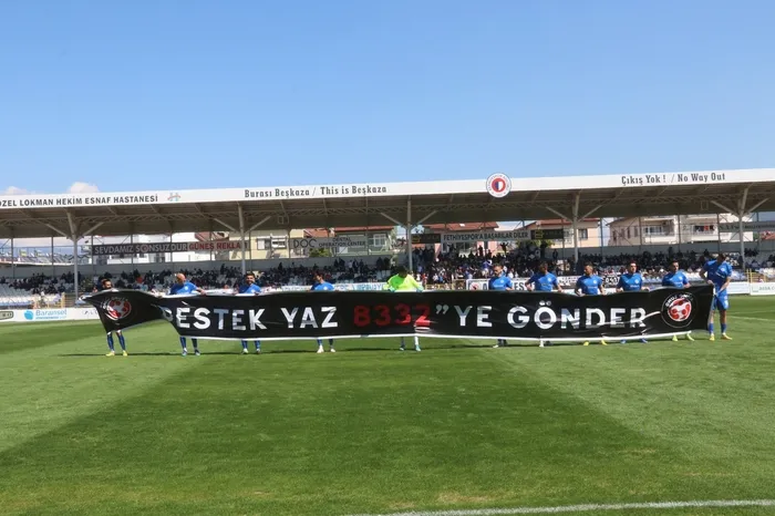 depremzede-cocuklar-fethiyespor-macina-konuk-oldu-1678896603048.jpeg