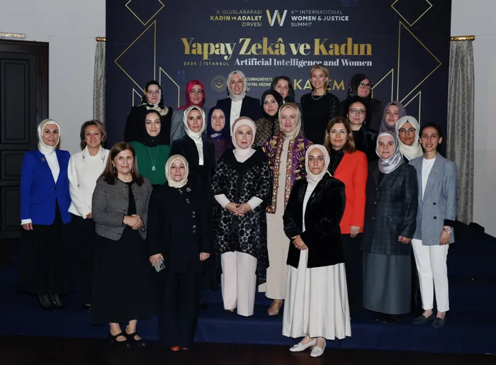 emine-erdogan-6-uluslararasi-kadin-ve-adalet-zirvesinin-resepsiyonuna-katildi-1731139486351.jpg