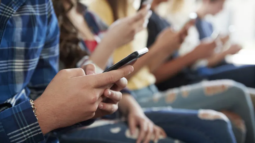 Çocuklar ekran başında kayboluyor! Uzmanlardan kritik uyarı