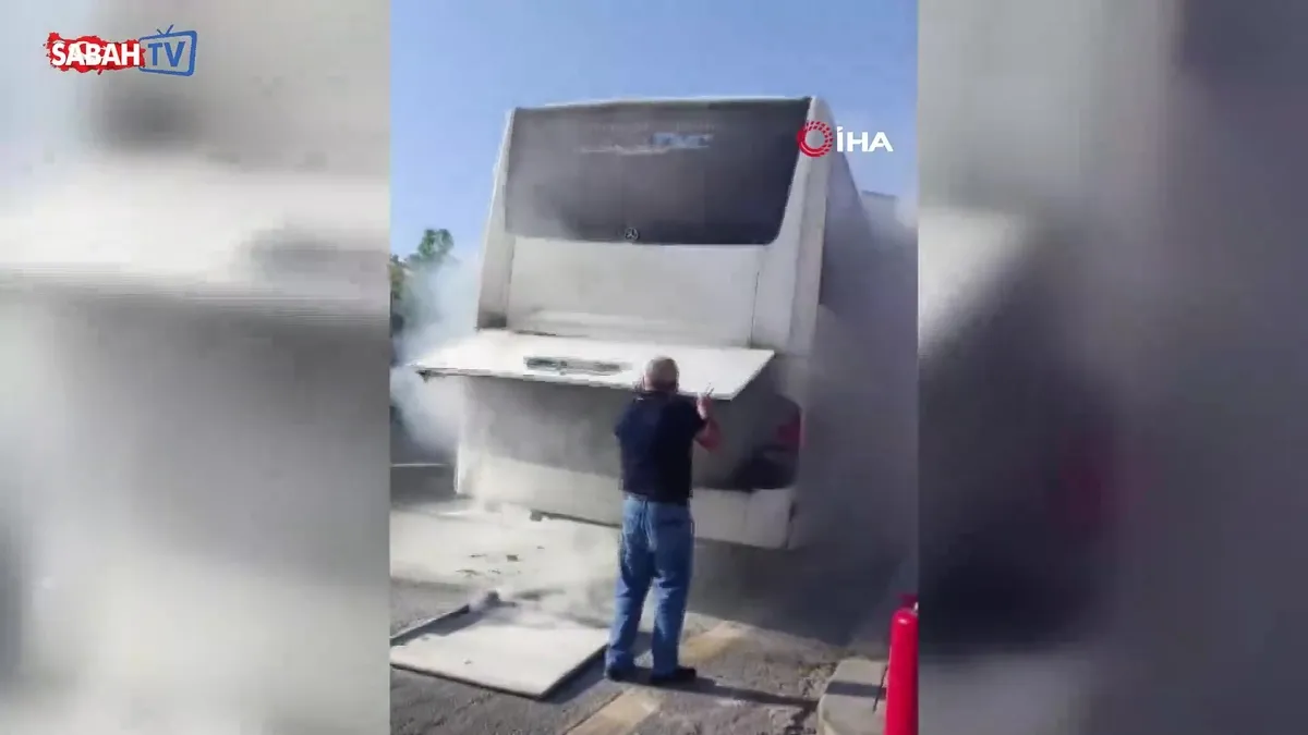Pursaklar’da seyir halindeki otobüste yangın çıktı | Video videosunu izle Pursaklar’da seyir halindeki otobüste yangın çıktı | Video videosunu izle