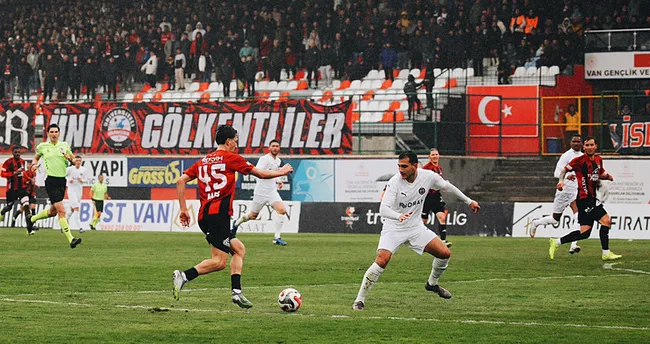 Vanspor evinde Manisa FK’ye kaybetti!