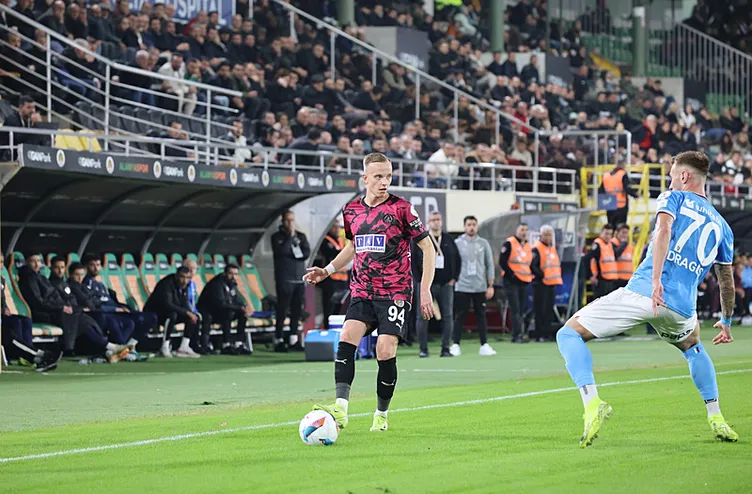 SON DAKİKA HABERİ: Alanyaspor - Trabzonspor maçına damga vuran penaltı pozisyonu! Fırtına’dan büyük tepki...