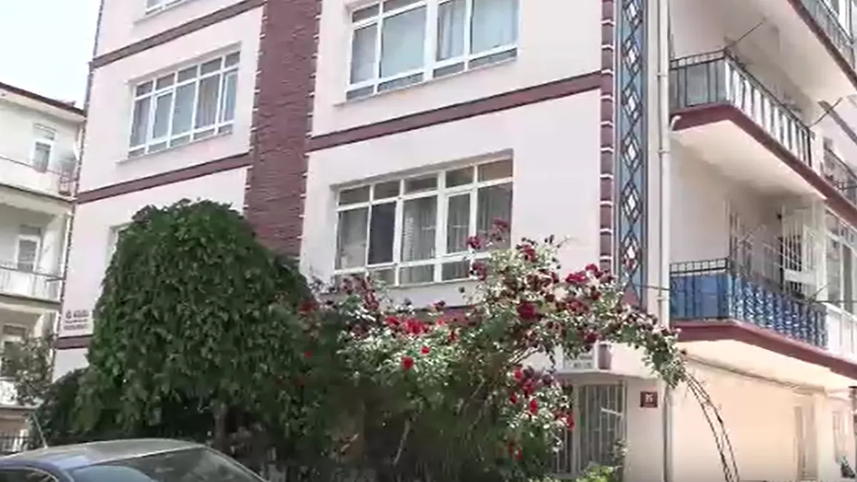 Ankara’da dehşete düşüren olay! Cezaevinden izinli çıkan oğlunu 3 kurşunla katletti: Meğer oğlu eski eşinin… Ankara’da dehşete düşüren olay! Cezaevinden izinli çıkan oğlunu 3 kurşunla katletti: Meğer oğlu eski eşinin…