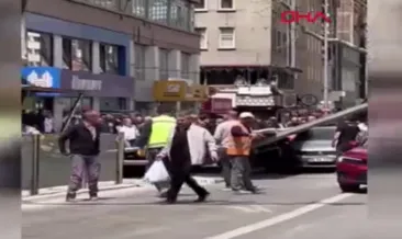 Ankara’da, yıkımı yapılan binanın çevresine çekilen bariyer caddeye devrildi; 3 yaralı #cankiri