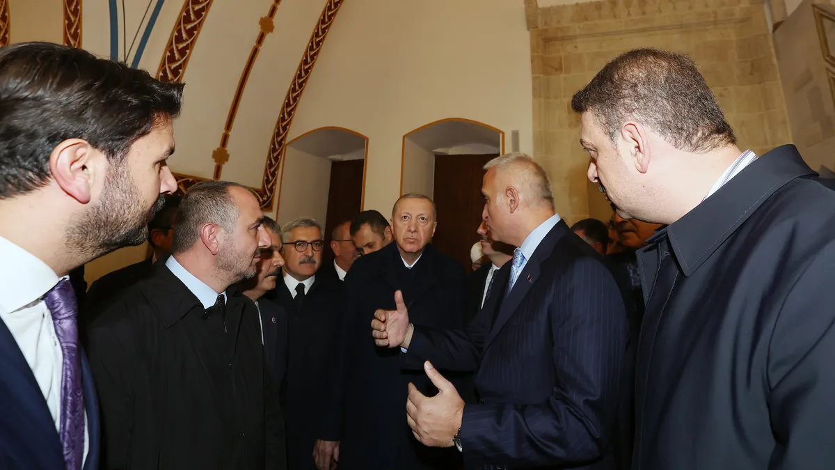 Başkan Erdoğan Hatay'da! Kurtuluş Caddesi ve Habib-i Neccar Camisi'ni ziyaret etti