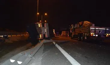 Kuzey Marmara Otoyolu’nda yem yüklü TIR devrildi: 1 ölü 1 yaralı #edirne