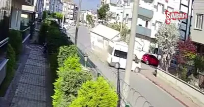 Bursa’da 3 kişinin yaralandığı feci kaza saniye saniye kameraya yansıdı | Video