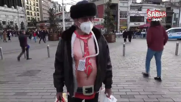 İstanbul Taksim'de garip giyimli turist dikkatleri üzerine çekti | Video