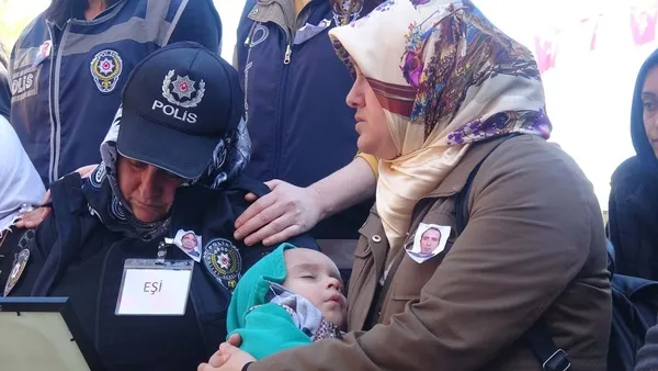 sehit-polis-tulek-mersinde-son-yolculuguna-ugurlandi-1670151380494.jpg