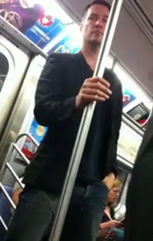 Ünlüler de metroyu kullanıyor