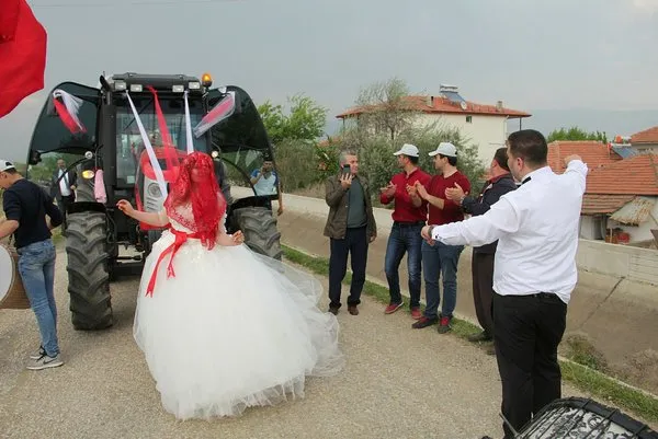 Böyle bir düğün konvoyu görülmedi