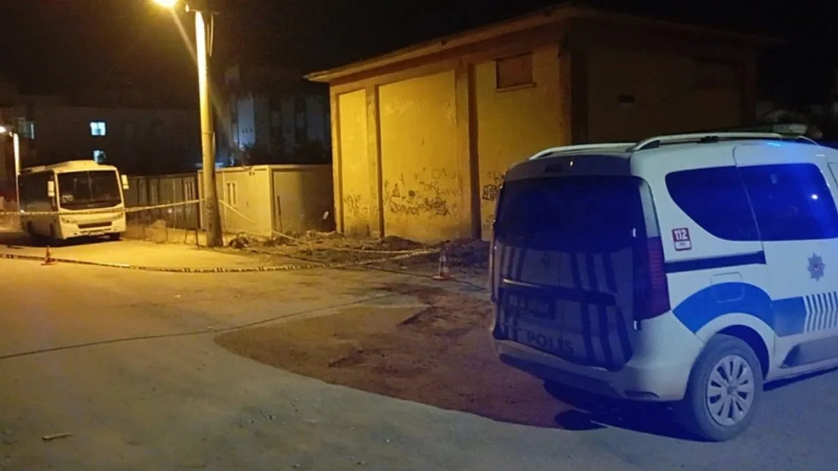 Bıçaklı saldırıya uğrayan genç ağır yaralandı!
