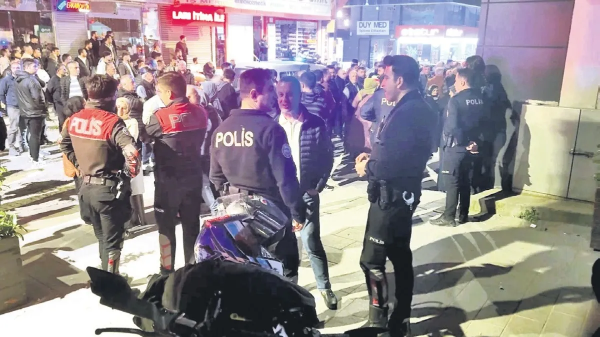 Motosikletten düştü bariyerlere çarptı