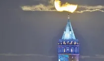 Galata’da dolunay büyüledi