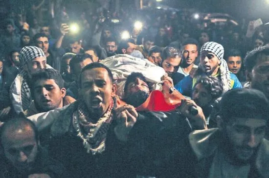 Terör devleti İsrail ambulanstaki yaralıları tutukladı - 5