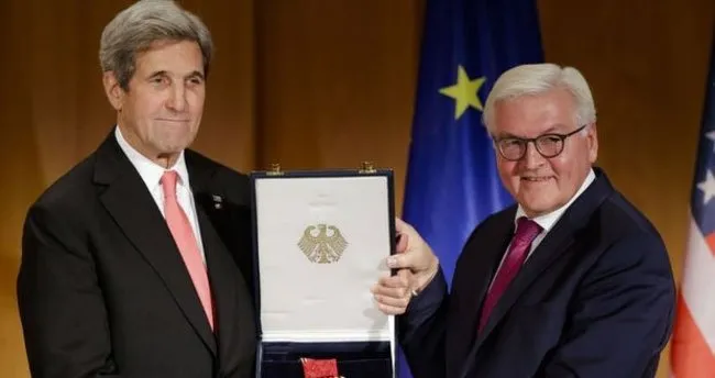 Kerry’e Almanya’da Federal Liyakat Nişanı!
