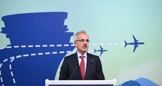 Bakan Uraloğlu açıkladı: Havalimanında kaybolma dönemi bitiyor! Uçuş rehberim ile kapıya kadar rota
