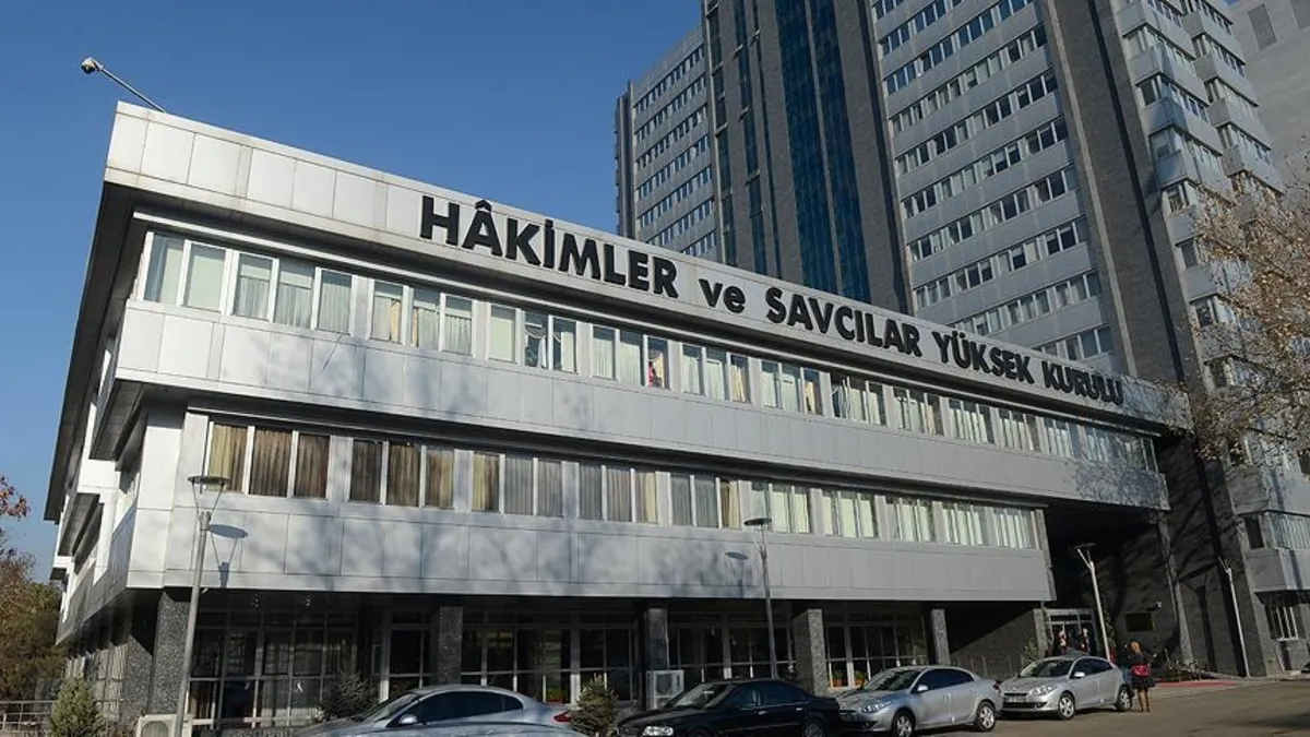 HSK kararnamesiyle 11 hakim ve savcının görev yeri değişti HSK kararnamesiyle 11 hakim ve savcının görev yeri değişti