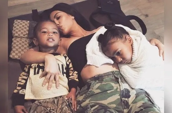 Kim Kardashian'dan dördüncü çocuk açıklaması