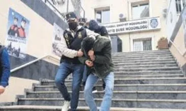 Kapıları taşla kırıp soydular #istanbul