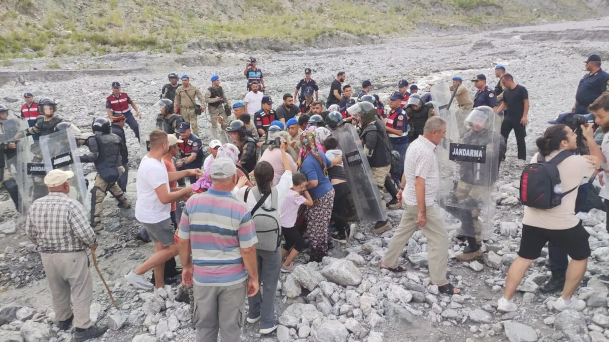 Fethiye ve Seydikemer'de su sorunu! Arbede çıktı, 7 kişi gözaltına alındı