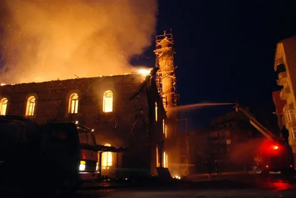 Tarihi Ulu Camii küle döndü