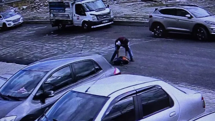 Erzurum’da şok görüntüler: Servis şoförü 6 yaşındaki Emre’yi ezip balkondan düştü görüntüsü vermeye çalıştı!