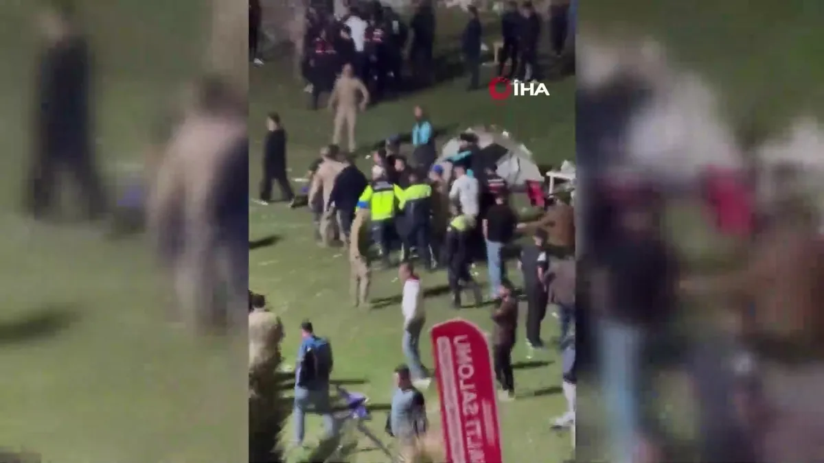 Adıyaman’da motosiklet etkinliğinde bıçaklı kavga: 3 yaralı | Video videosunu izle Adıyaman’da motosiklet etkinliğinde bıçaklı kavga: 3 yaralı | Video videosunu izle