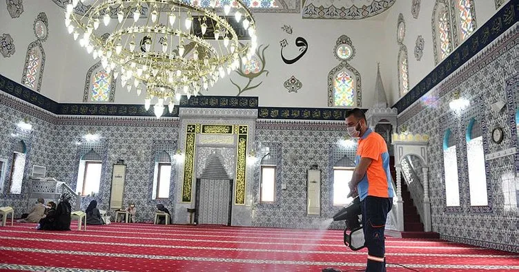 Antalya’da camiler dezenfekte edildi