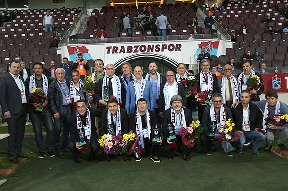 Trabzonspor’da efsanelere plaket verildi