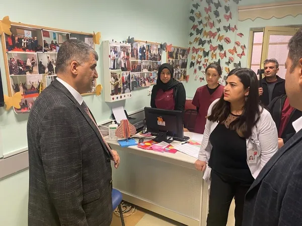 mudur-gulum-viransehir-devlet-hastanesini-ziyaret-etti-1670414049047.jpg
