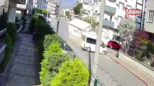 Bursa'da 3 kişinin yaralandığı feci kaza saniye saniye kameraya yansıdı | Video