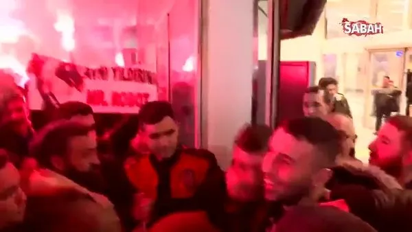 Türk boksör Avni Yıldırım'a coşkulu karşılama