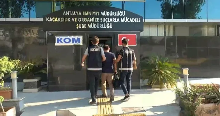 Antalya’da FETÖ’nün hücre evlerine yönelik operasyonda 10 kişi gözaltına alındı