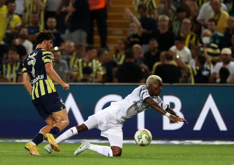 Son dakika Fenerbahçe haberleri: Kadıköy’de ortalık karıştı! Belhanda ve Onyekuru tribünleri çileden çıkarttı
