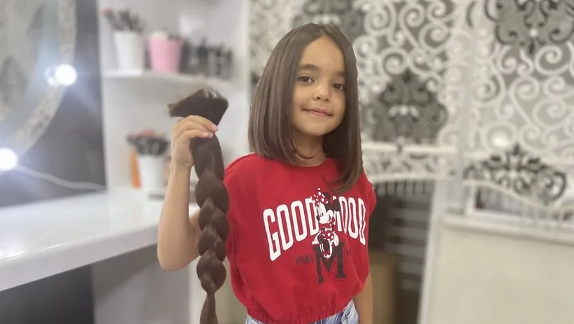 8 yaşındaki Azra’dan duygulandıran adım! Lösemi hastası çocuklara saçlarını bağışladı