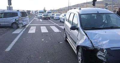 Kırmızı ışıkta bekleyen araca çarptı: 2 yaralı #nevsehir