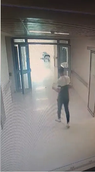 Hastanede akılalmaz olay: Tedavi için geldi sedyede öyle şeyler yaptı ki...